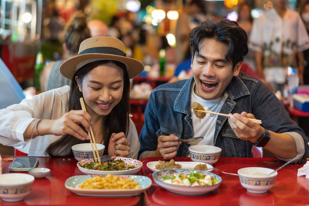 couple eating, malate